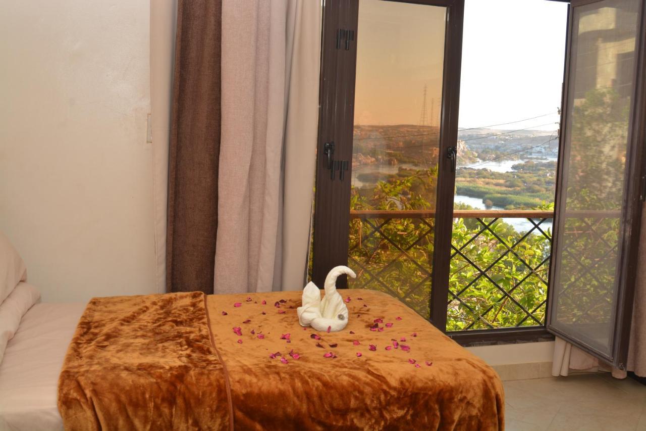 Aswan Nile Palace Exterior foto